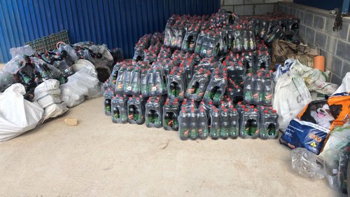 Parte do material saqueado foi recuperado pela polícia.