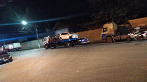 Fuga terminou em prisão e carro danificado