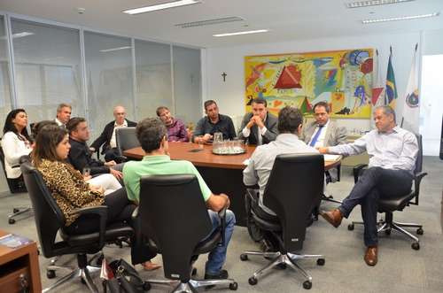 Reunião na Secretaria de Estado de Turismo, com a participação do deputado Glaycon Franco