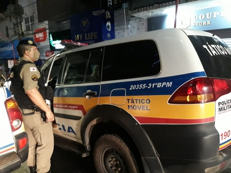 Forte aparato policial esteve no local