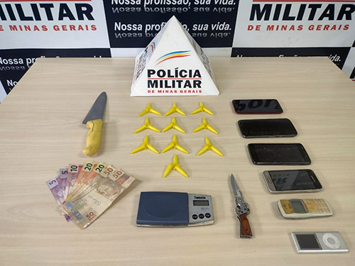 Materiais foram apreendidos pela Polícia Militar