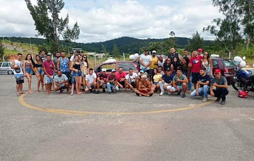 Amigos se uniram em ato de solidariedade
