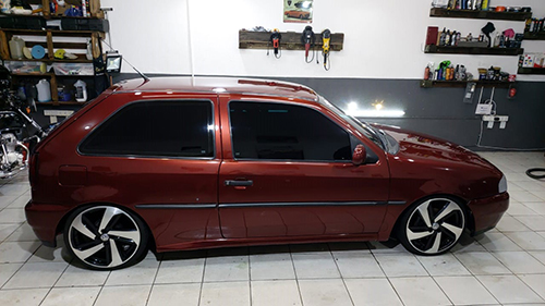 Amigos deixaram carro como novo