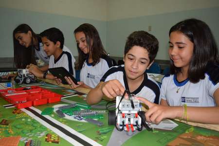 Durante a pandemia, escola manteve as mesmas disciplinas do presencial no ensino online.