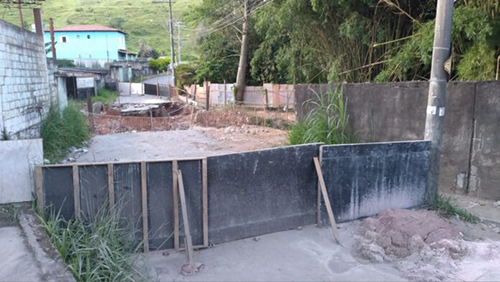 Obra está paralisada