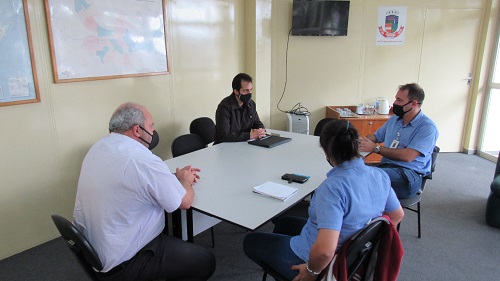 Reunião entre o Poder Executivo e os membros da empresa
