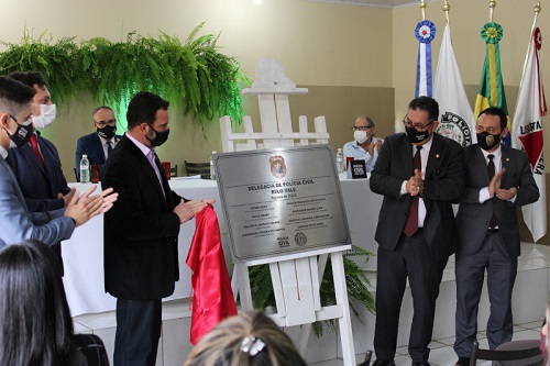 Autoridades inauguram a sede