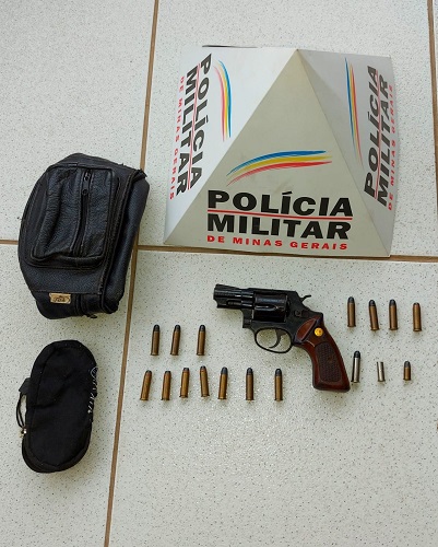 Materiais apreendidos na operação