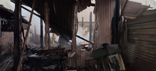 Bombeiros conseguiram debelar as chamas