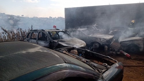 Carros foram consumidos pelo fogo