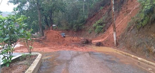 Deslizamento atingiu rede elétrica