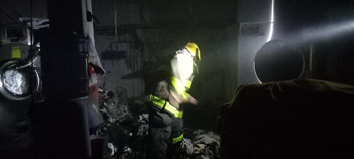 Corpo de Bombeiros realizaram combate no local