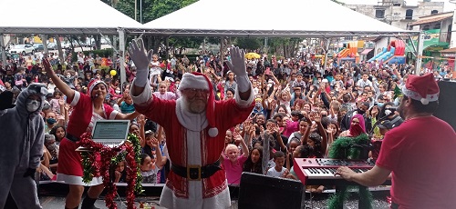 Papai Noel foi recebido na cidade