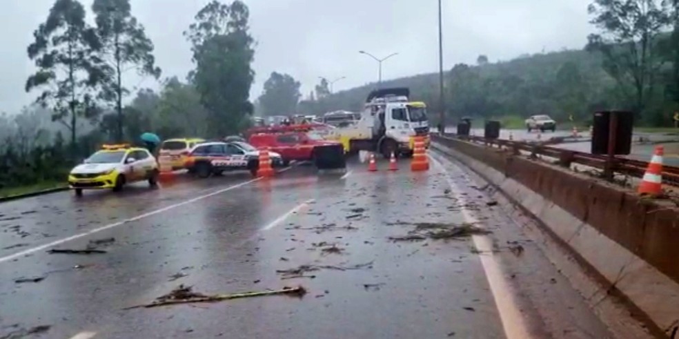 Situação do local após o transbordamento/Foto/Via 040