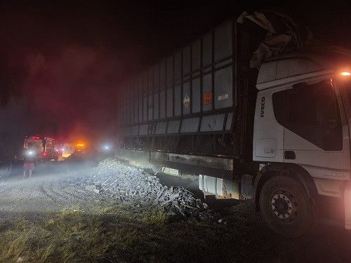 Incêndio foi registrado no caminhão