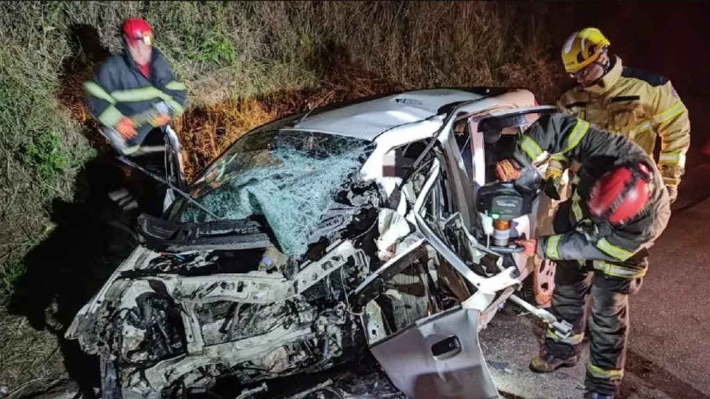 Vítimas ficaram presas entre as ferragens