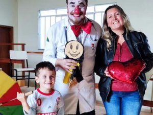 Dr. Falador levou mensagem lúdica às crianças