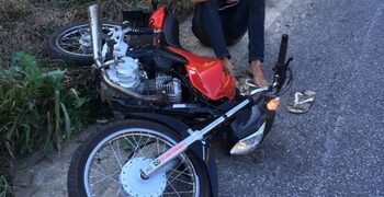 Motociclista foge de blitz, mas é alcançado por policiais