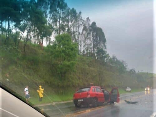 Acidente na BR-040 deixa um morto e três feridos