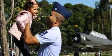 Sargento da FAB doa parte de órgão para a filha