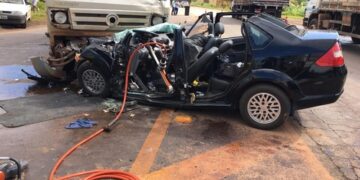 Uma pessoa morreu e outra ficou gravemente ferida em acidente na 040