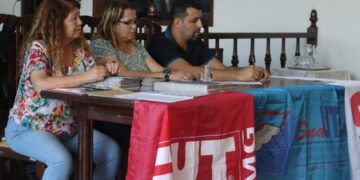 Professores da rede estadual discutem greve da categoria em Lafaiete e região
