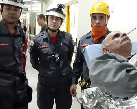 Idoso fica dois dias perdido em mata e é resgatado por bombeiros