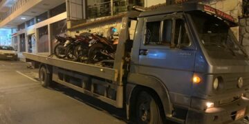 Blitz da PM flagra motoristas embriagados e apreende 8 veículos