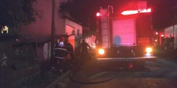 Homem morre carbonizado dentro de casa