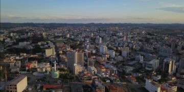 É preciso estratégia para combater a pandemia