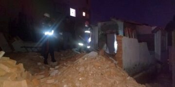 Idoso morre soterrado por tijolos em demolição de casa