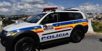 Homem finge ser policial e rouba idoso