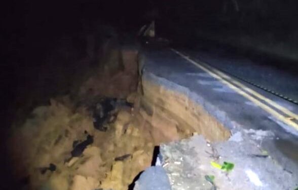 Pista cede e estrada na região está parcialmente interditada