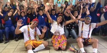 Grupo  de Teatro leva alegria para crianças em Cristiano Otoni e Caranaíba