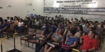 Cantineiras e auxiliares da educação conquistam redução da jornada de trabalho