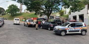 Operação da PM tem 10 pessoas presas e 8 veículos apreendidos