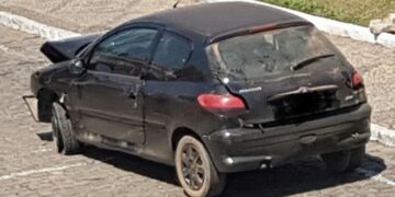 Menor rende vítimas, rouba carro, mas acaba preso