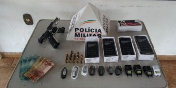 Carro usado por assaltantes de loja em Lafaiete era clonado