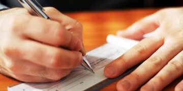 Cheques e cartões  roubados ou clonados são fraudes sofridas por micro e pequenas empresas