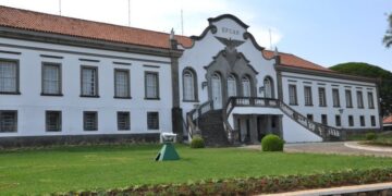 Epcar enfrenta novos casos de Covid após retorno às aulas