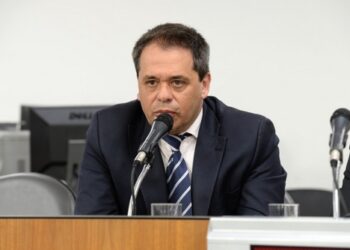 Mais de um milhão em emendas de Glaycon Franco beneficiam escolas da região