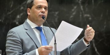 Glaycon Franco se posiciona contra redução de escola em tempo integral