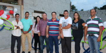 Deputado Glaycon Franco entrega academia ao ar livre a Santana dos Montes