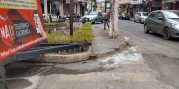 Internauta reclama e trailler é retirado de faixa de pedestre