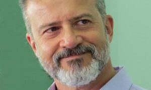 Conflito salarial, divergências com servidores e imprensa provocam exoneração de secretário da Saúde