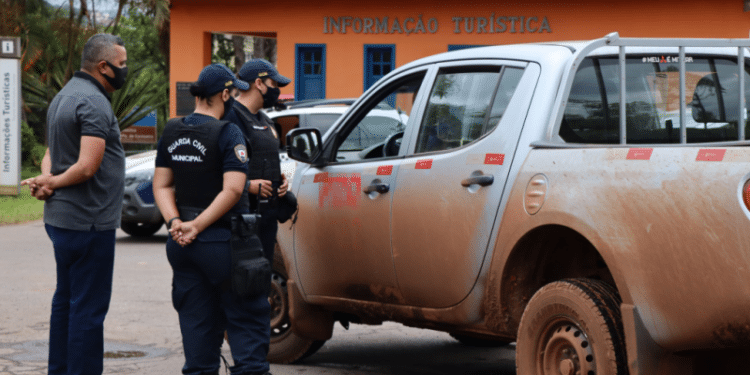 Congonhas fiscaliza entrada de veículos sujos na cidade