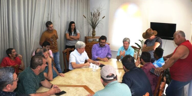 Caminhoneiros apresentam reivindicações para a Gerdau e aguardam resposta
