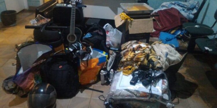 Assaltantes invadem sítio e são presos após acidente com carro roubado