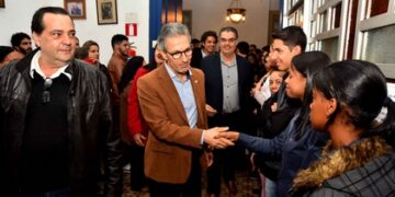 Governador Zema visita hospital em Barbacena