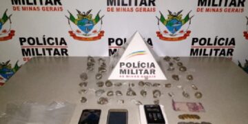 PM apreende drogas e prende suspeitos de tráfico